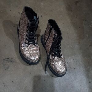 art class Glitter Lace-Up Ankle Boots in Rose Gold